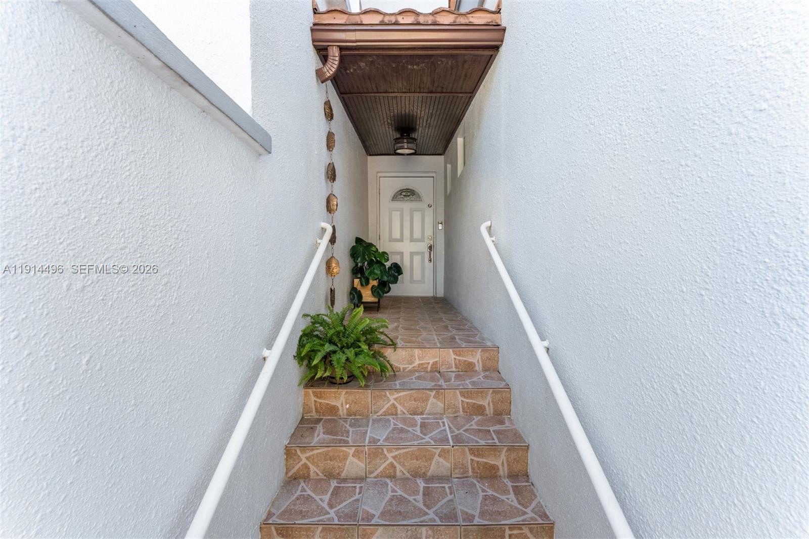 2404 NE 135th St #2404 North Miami, FL 33181