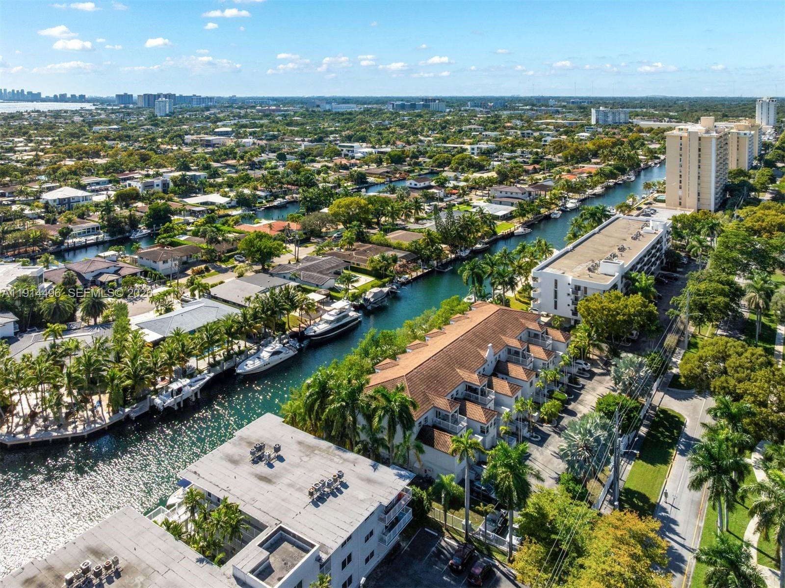 2404 NE 135th St #2404 North Miami, FL 33181