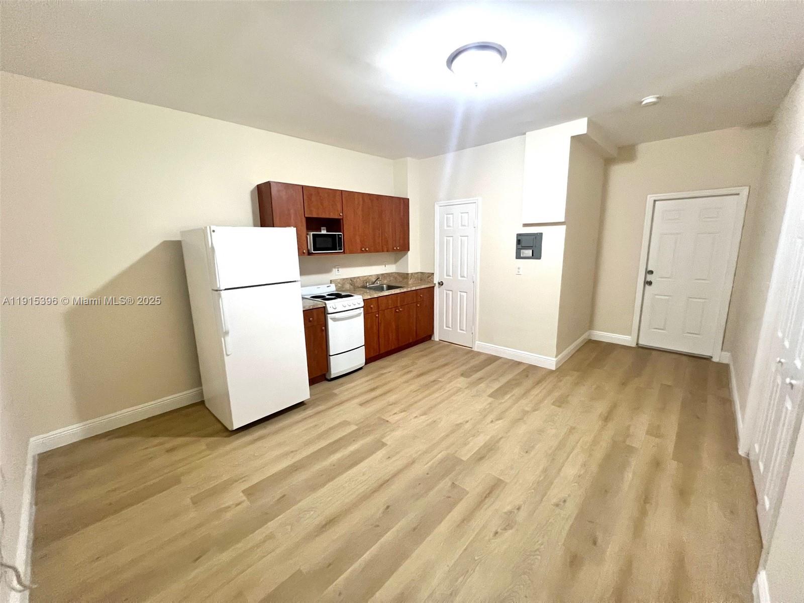 8411 Biscayne Blvd #5