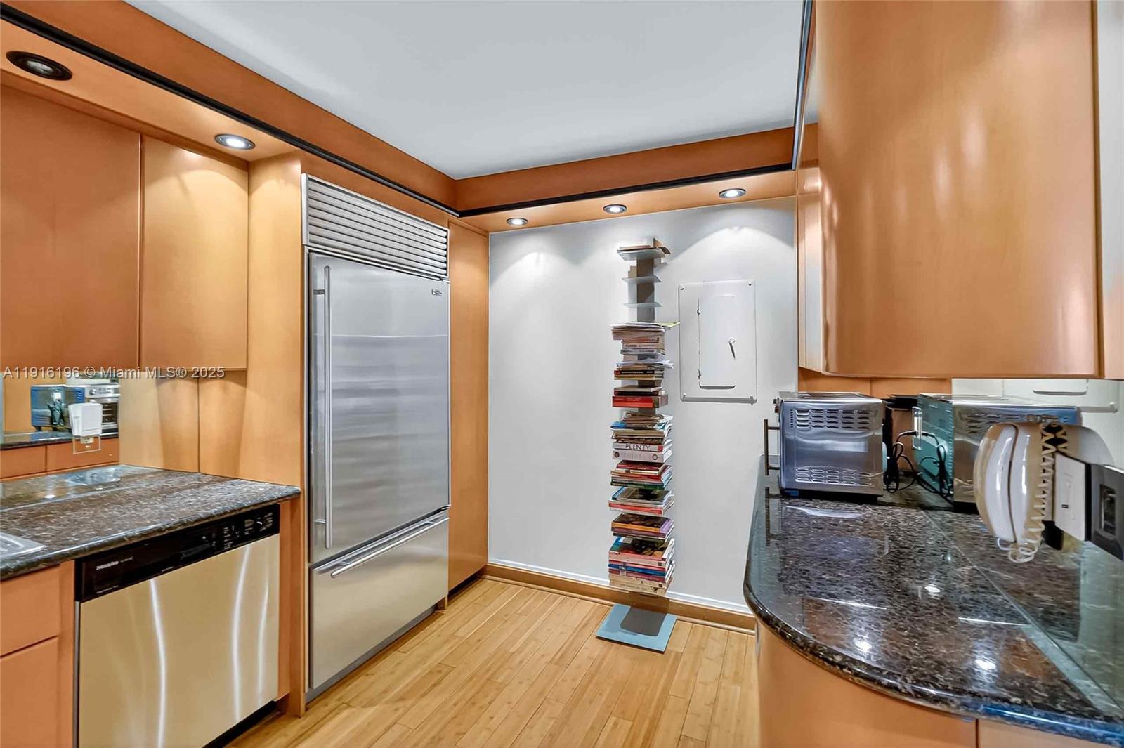 2 Grove Isle Dr #B1804 Coconut Grove, FL 33133