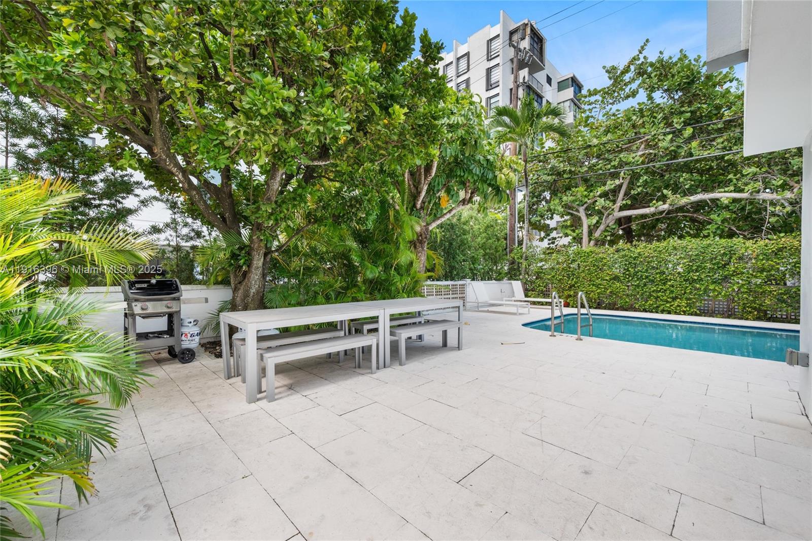 155 Sunrise Dr #4B Key Biscayne, FL 33149
