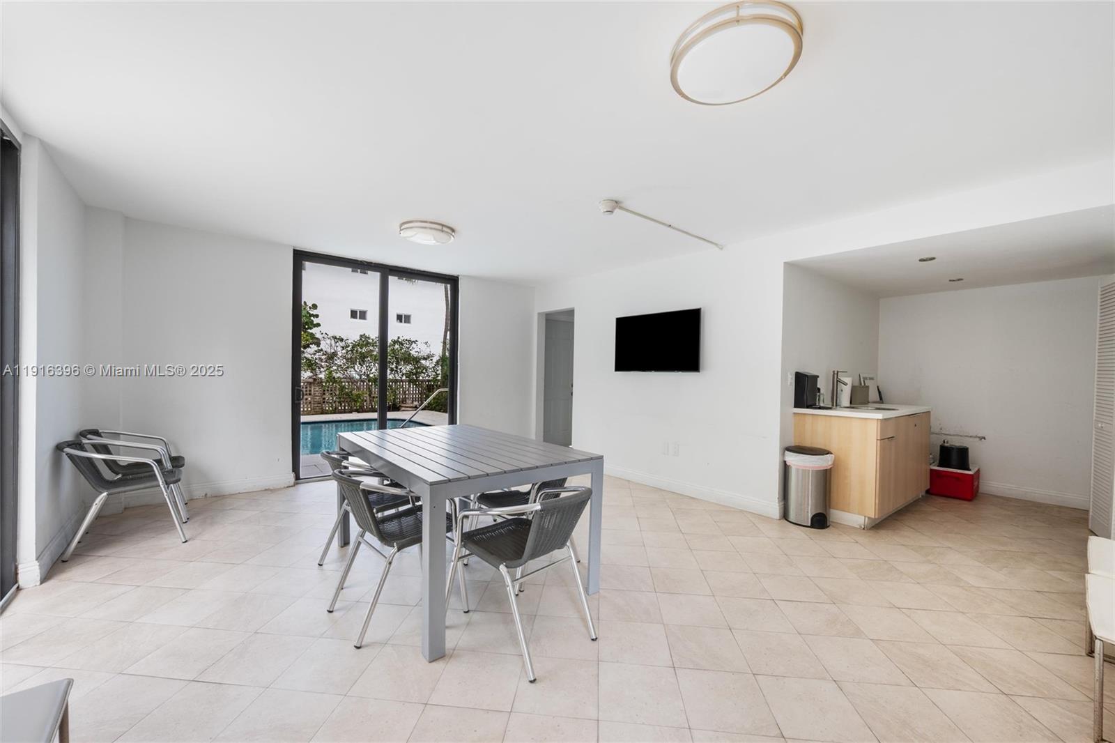 155 Sunrise Dr #4B Key Biscayne, FL 33149