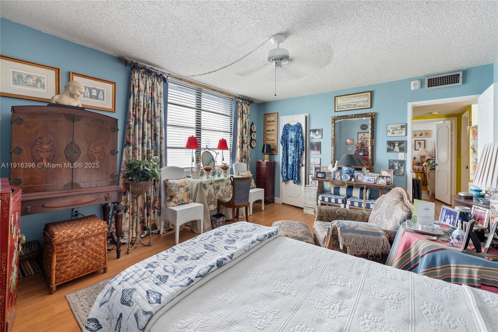 155 Sunrise Dr #4B Key Biscayne, FL 33149