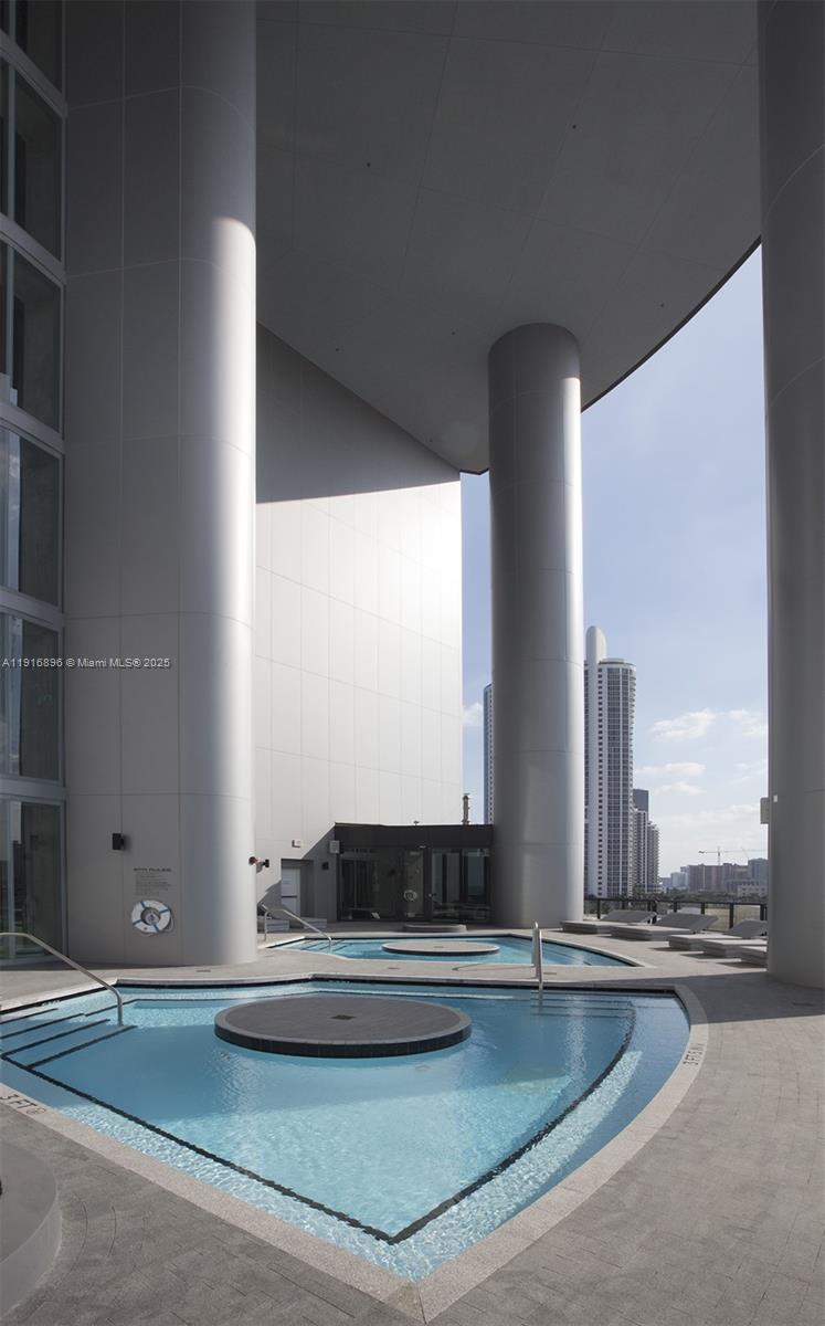 18555 Collins Ave #3505 Sunny Isles Beach, FL 33160