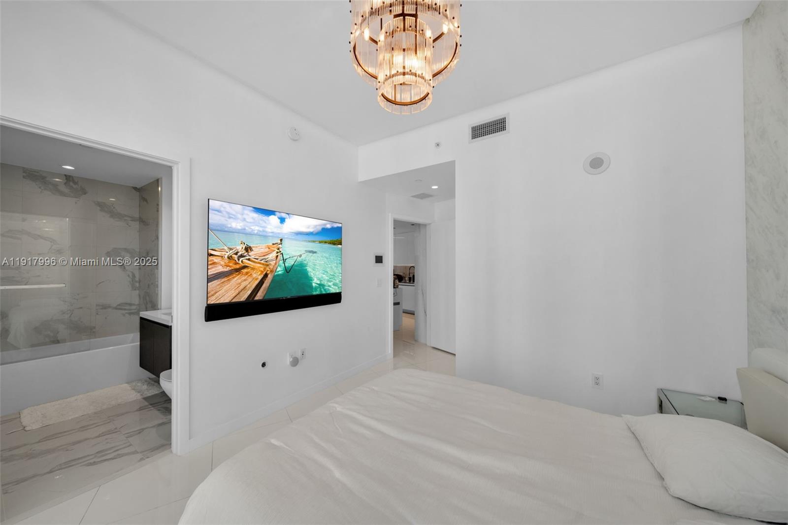 image Paramount Miami24