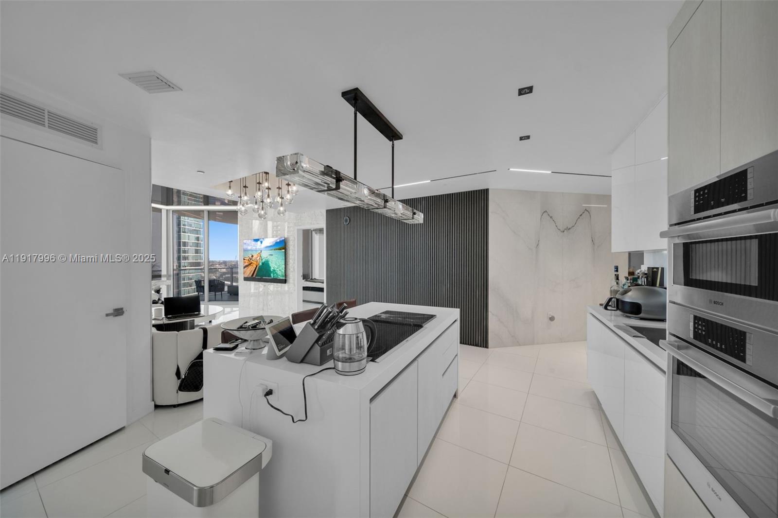 image Paramount Miami33