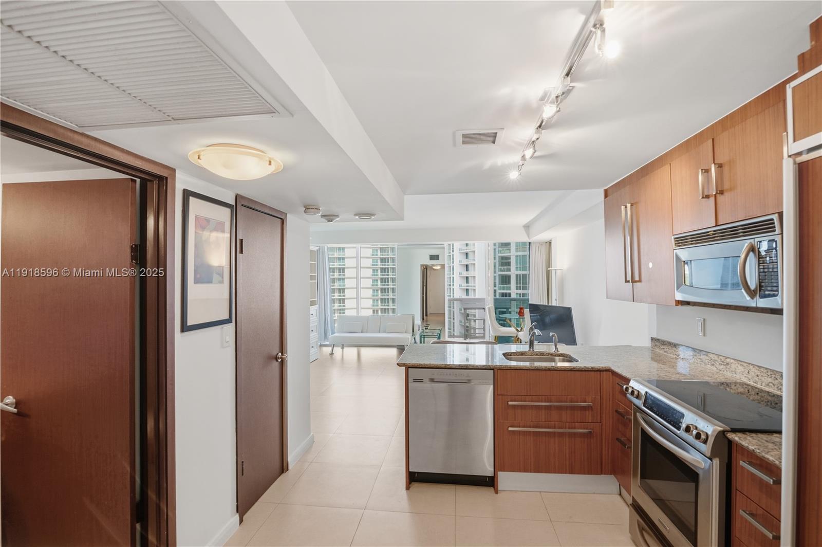 10275 Collins Ave #1101 Bal Harbour, FL 33154