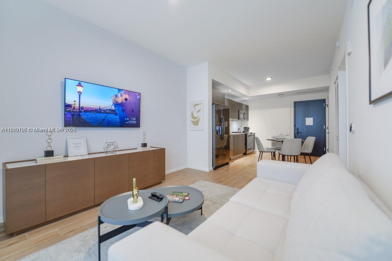 398 NE 5th St #4210 Miami, FL 33132