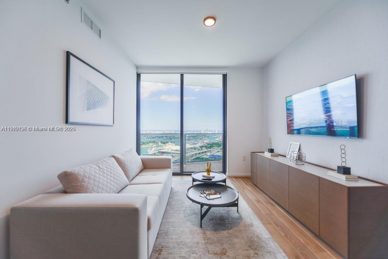 398 NE 5th St #4210 Miami, FL 33132