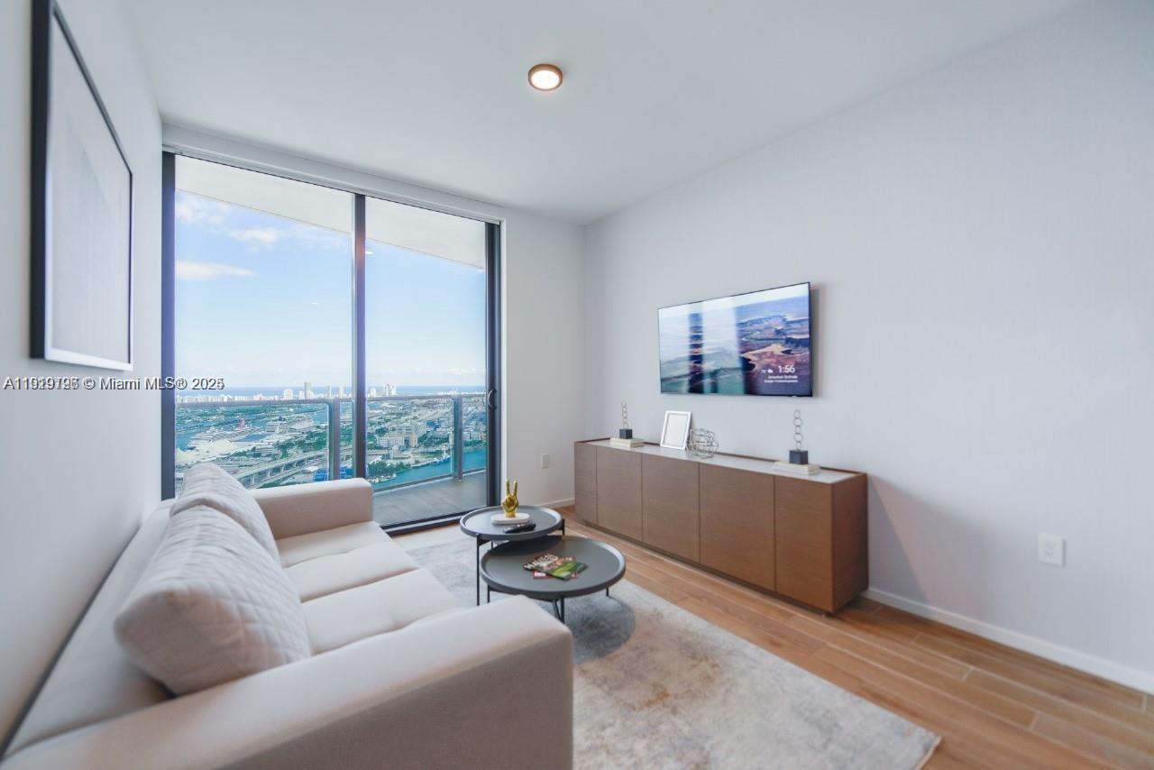 398 NE 5th St #4210 Miami, FL 33132