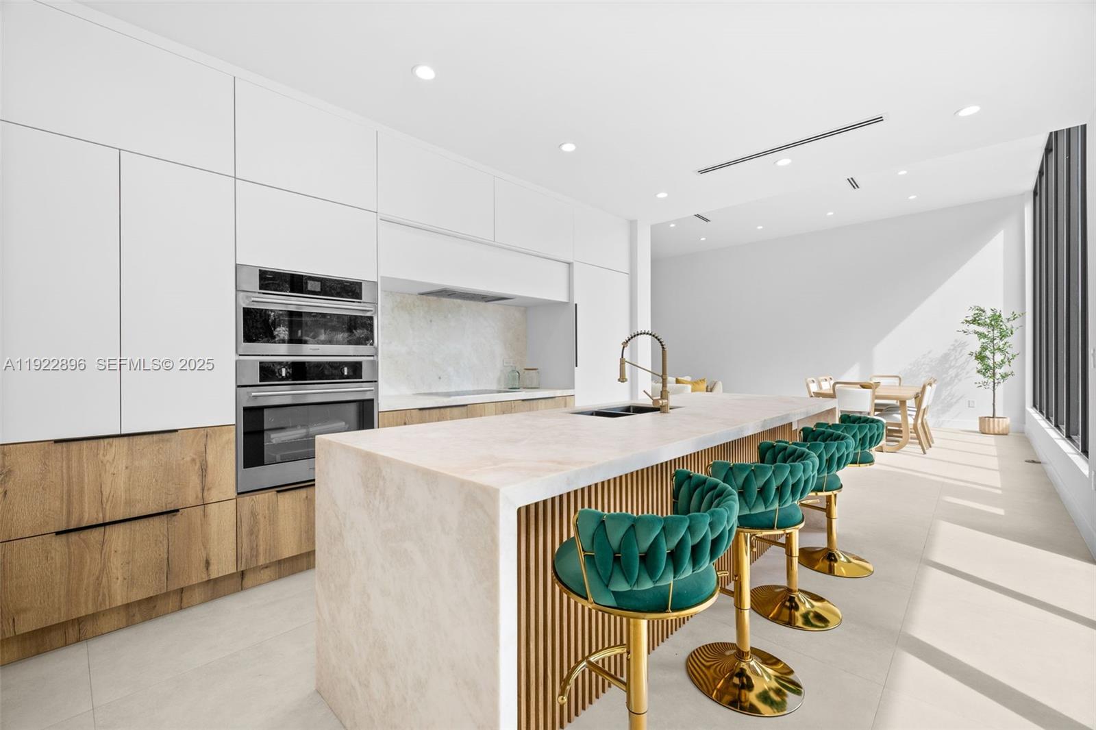 66 NW 50th St Miami, FL 33127