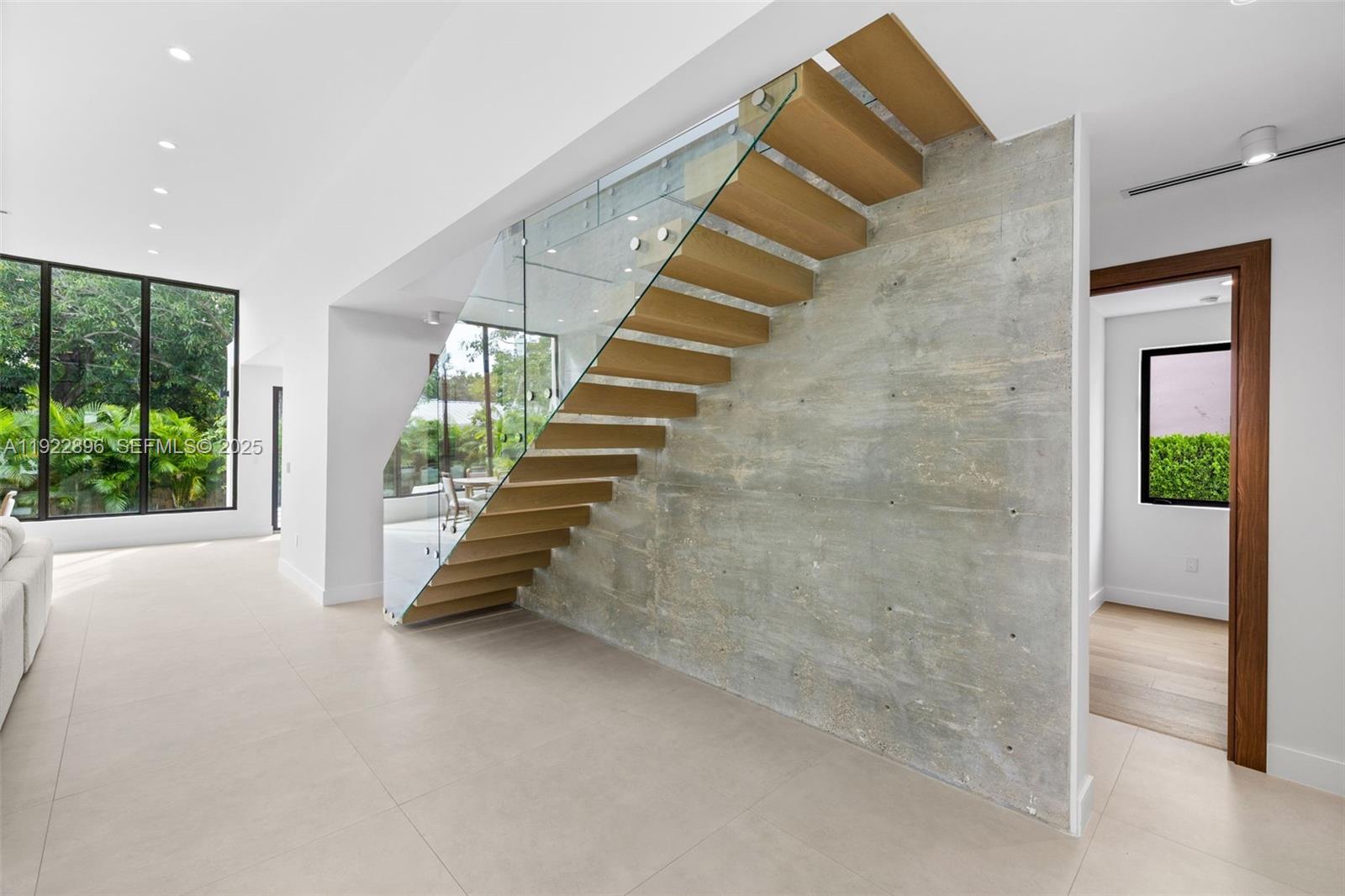 66 NW 50th St Miami, FL 33127