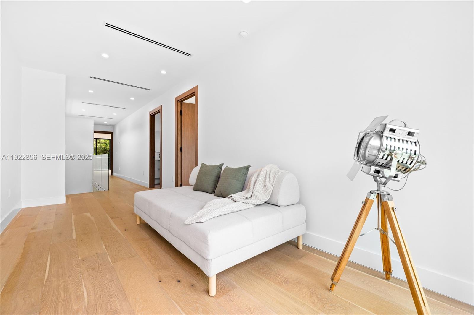 66 NW 50th St Miami, FL 33127