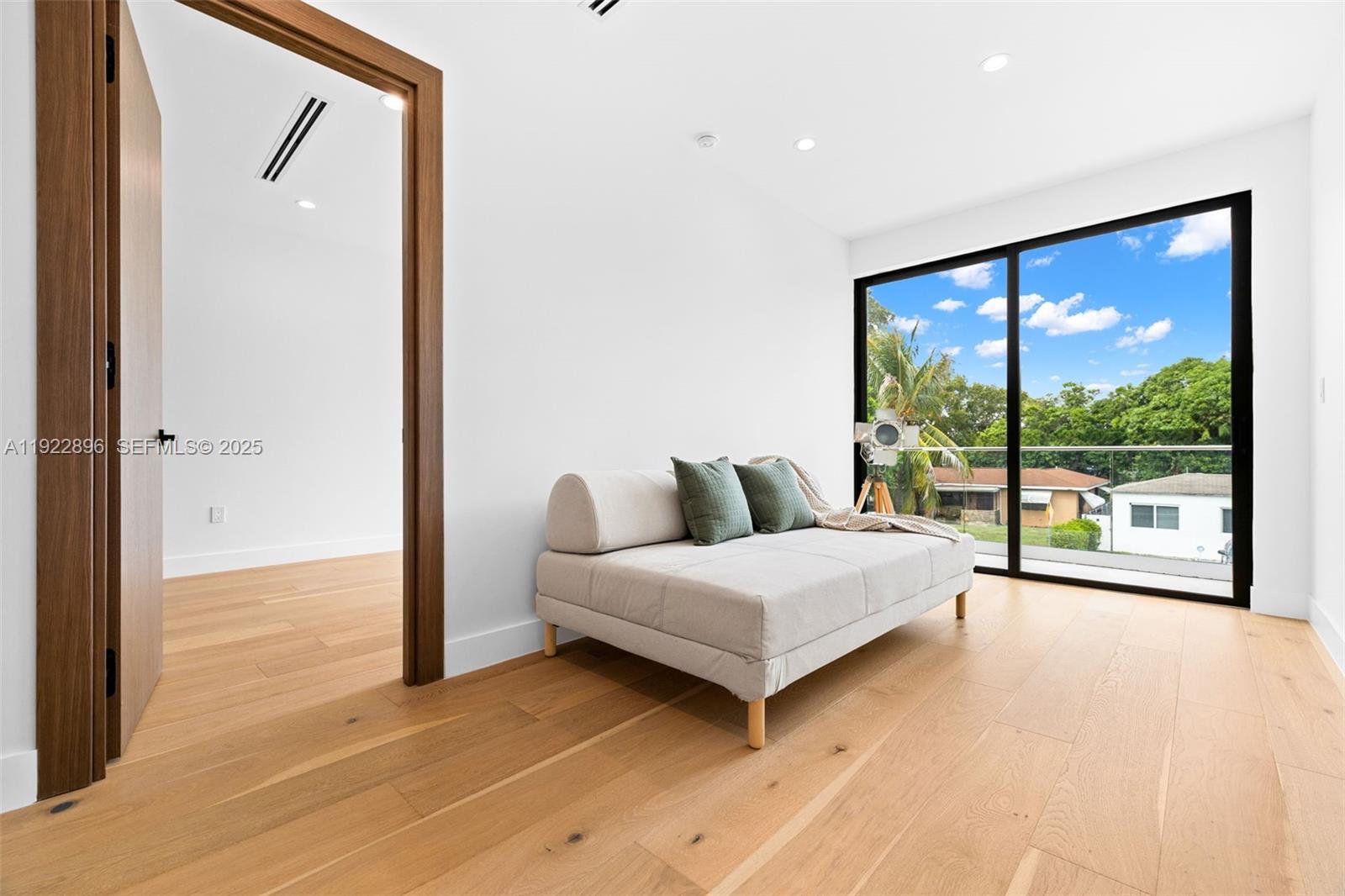 66 NW 50th St Miami, FL 33127