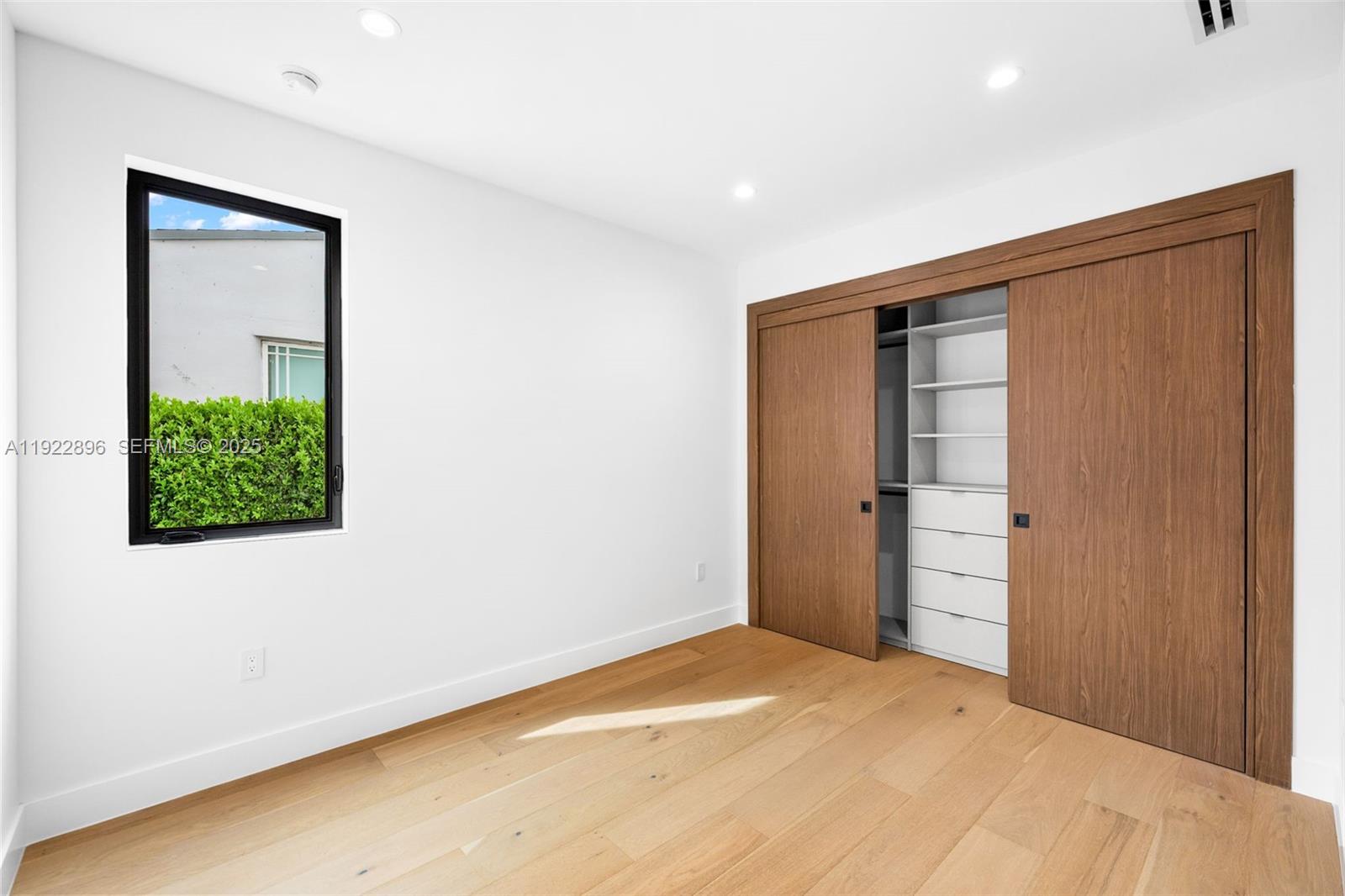 66 NW 50th St Miami, FL 33127