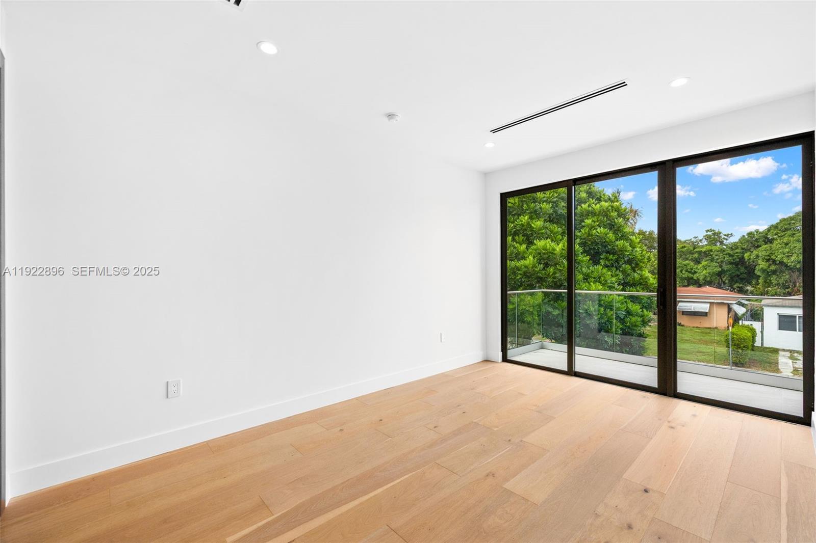 66 NW 50th St Miami, FL 33127