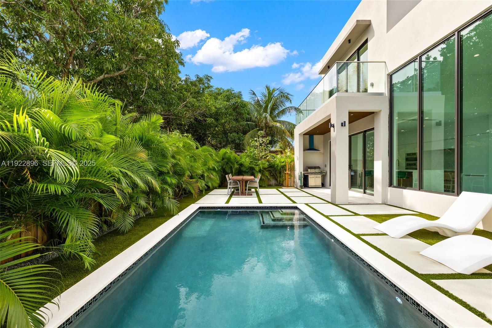 66 NW 50th St Miami, FL 33127