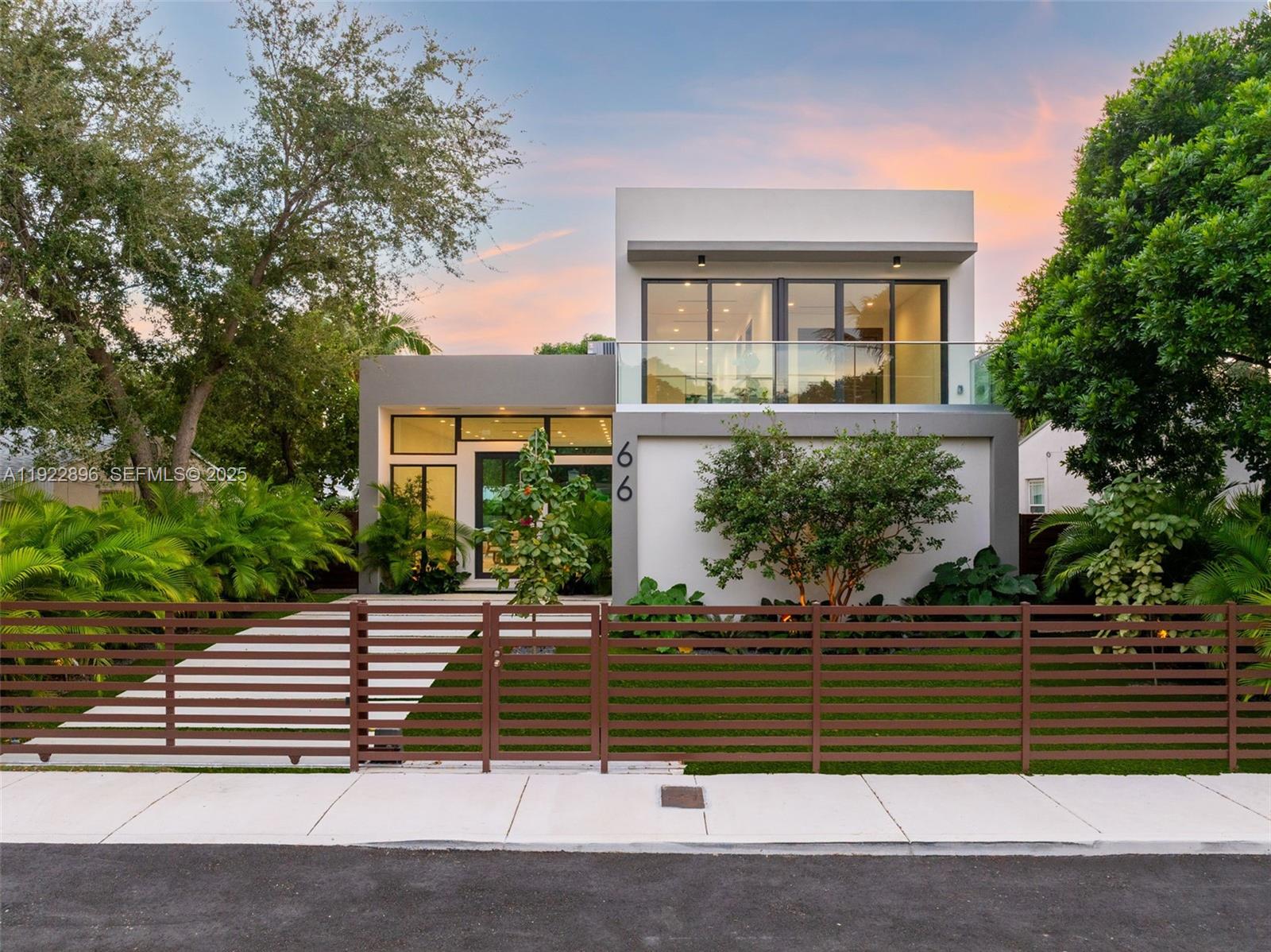 66 NW 50th St Miami, FL 33127