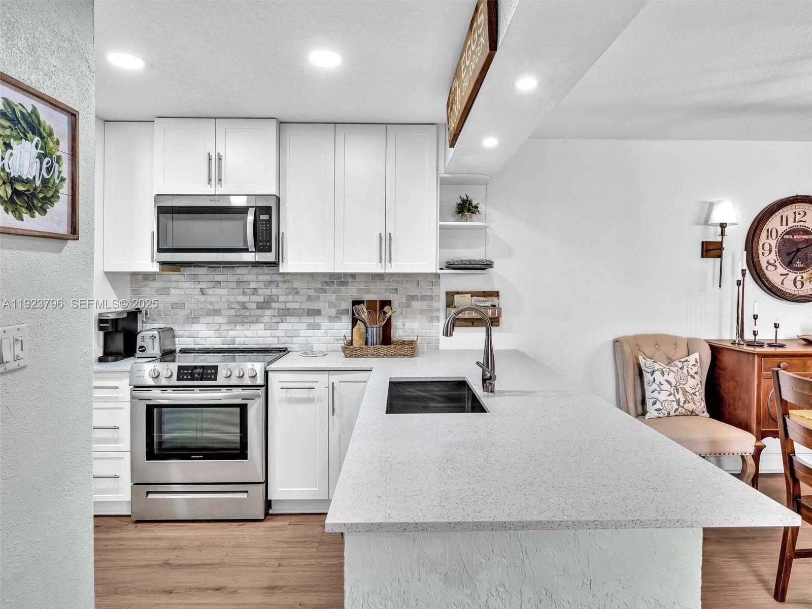 1489 Fairway Rd Pembroke Pines, FL 33026