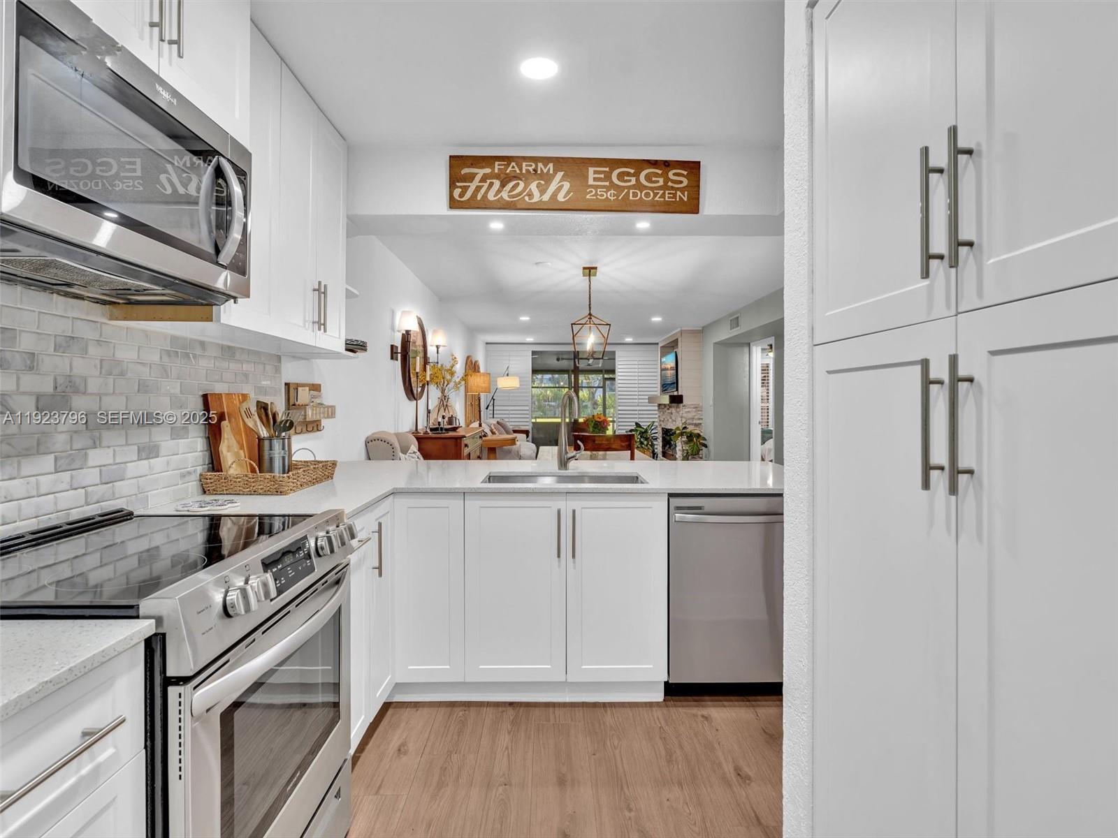 1489 Fairway Rd Pembroke Pines, FL 33026