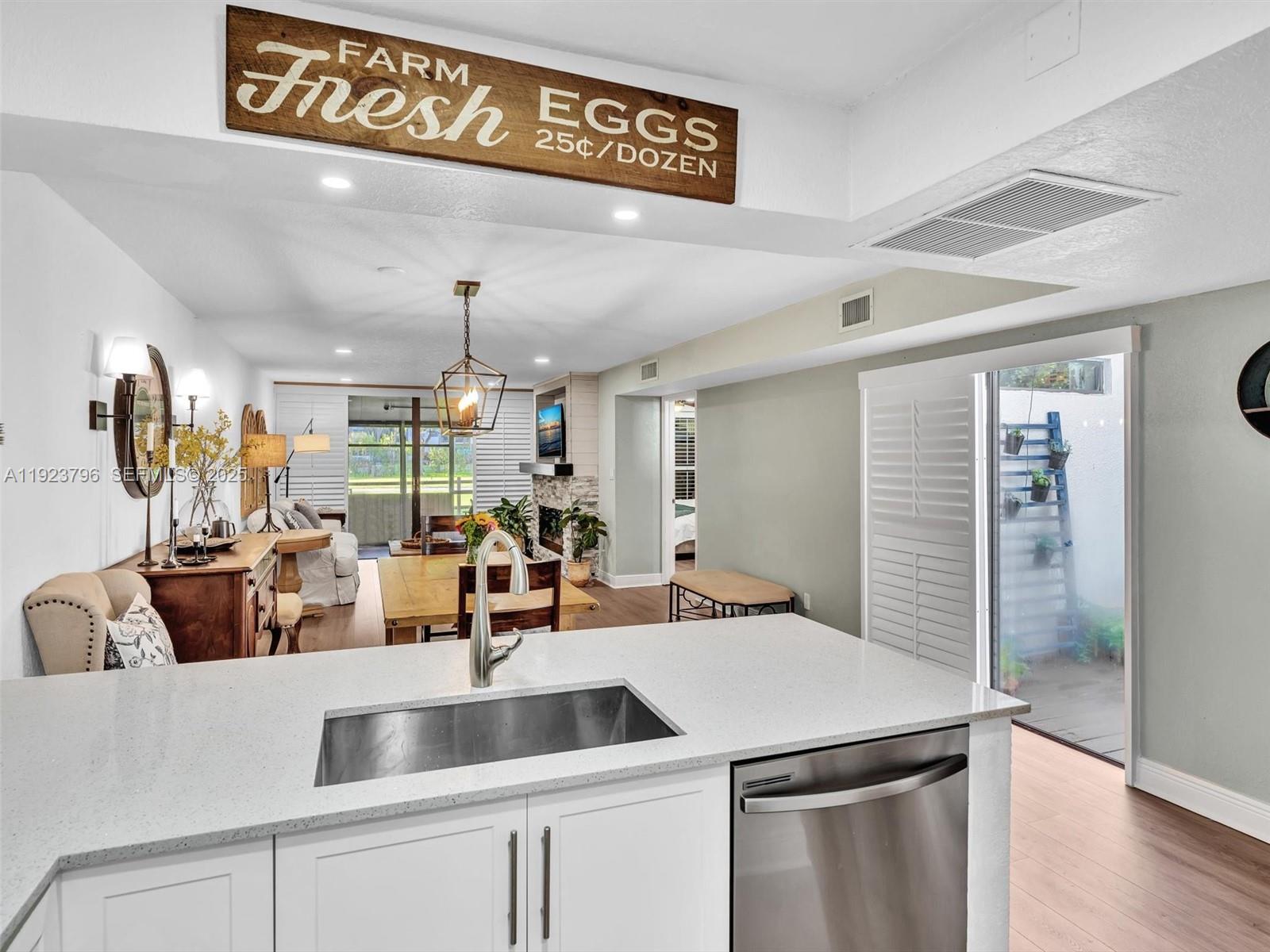 1489 Fairway Rd Pembroke Pines, FL 33026