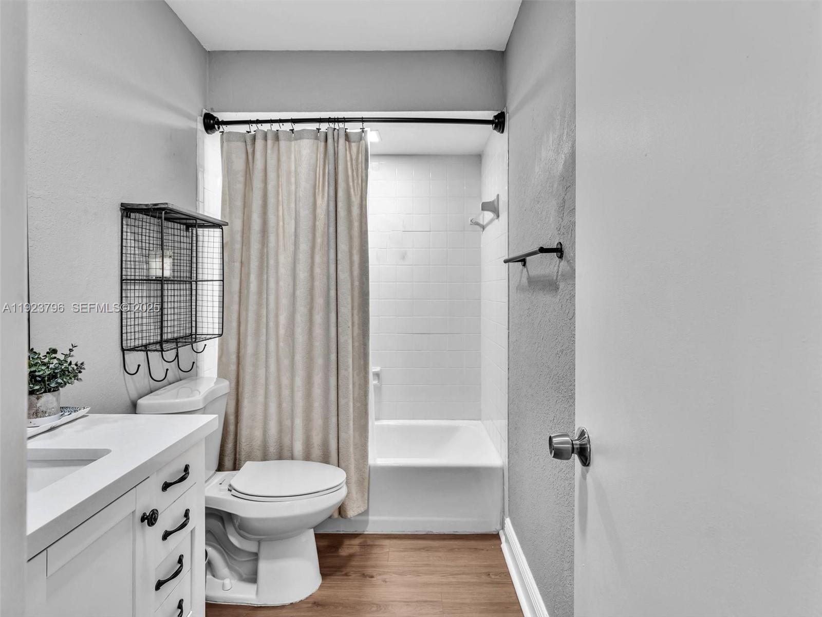 1489 Fairway Rd Pembroke Pines, FL 33026