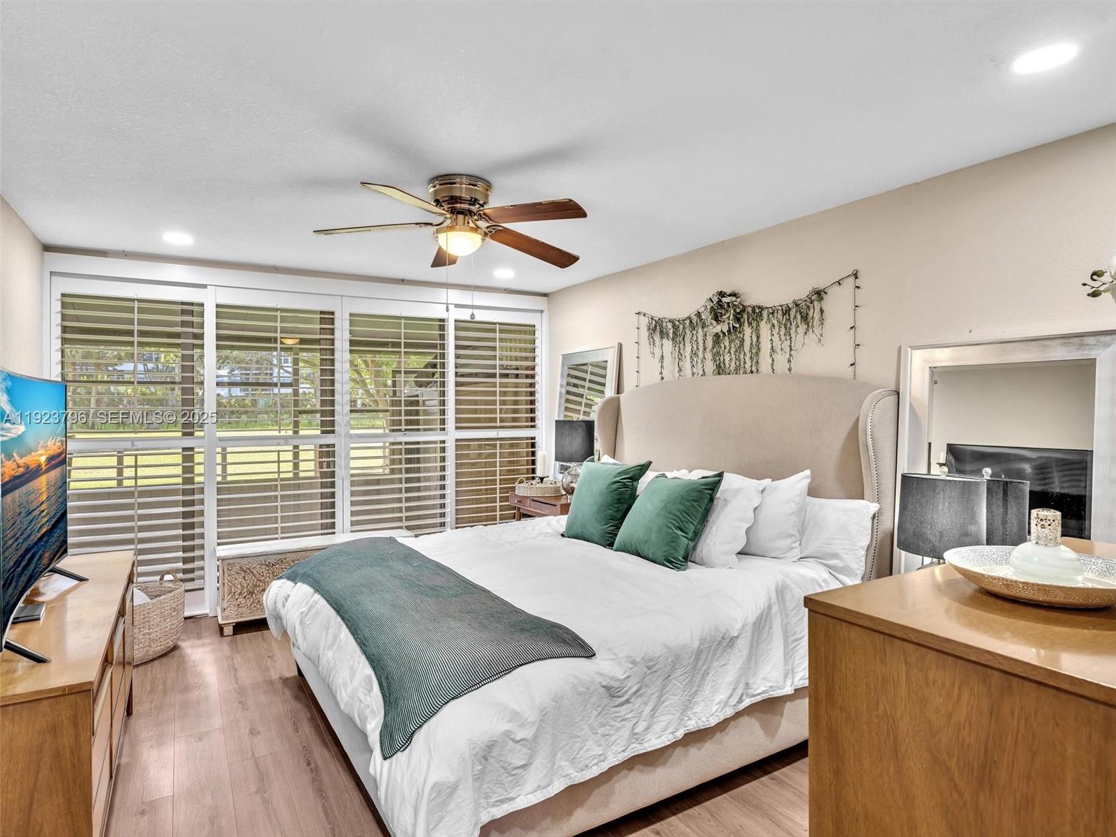 1489 Fairway Rd Pembroke Pines, FL 33026