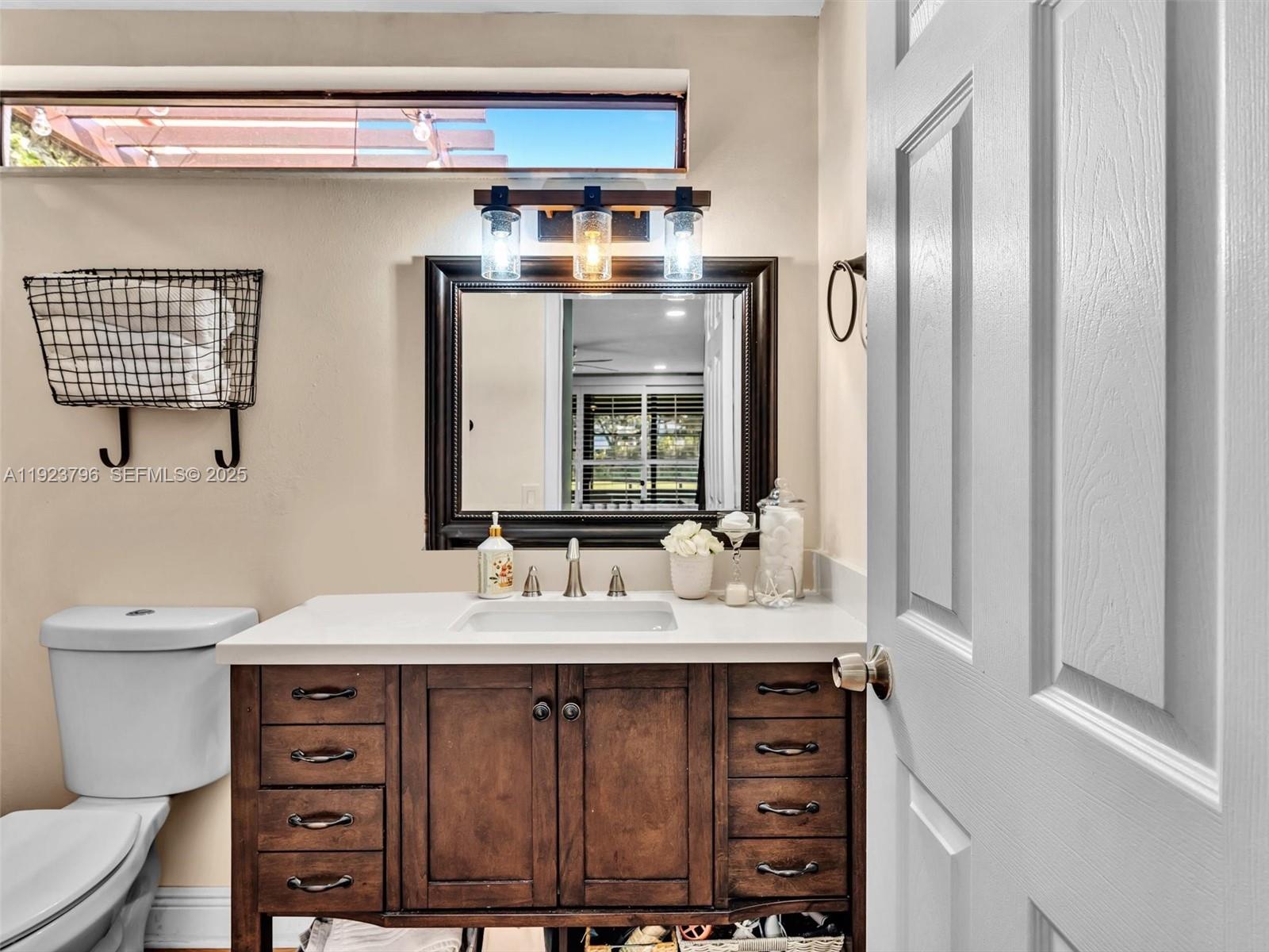 1489 Fairway Rd Pembroke Pines, FL 33026