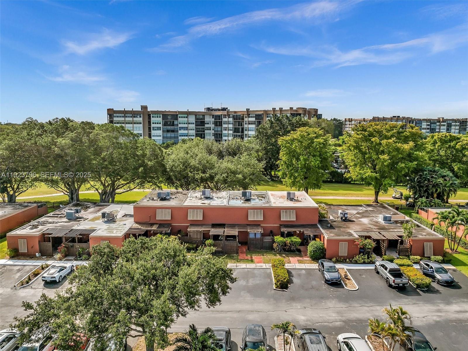 1489 Fairway Rd Pembroke Pines, FL 33026