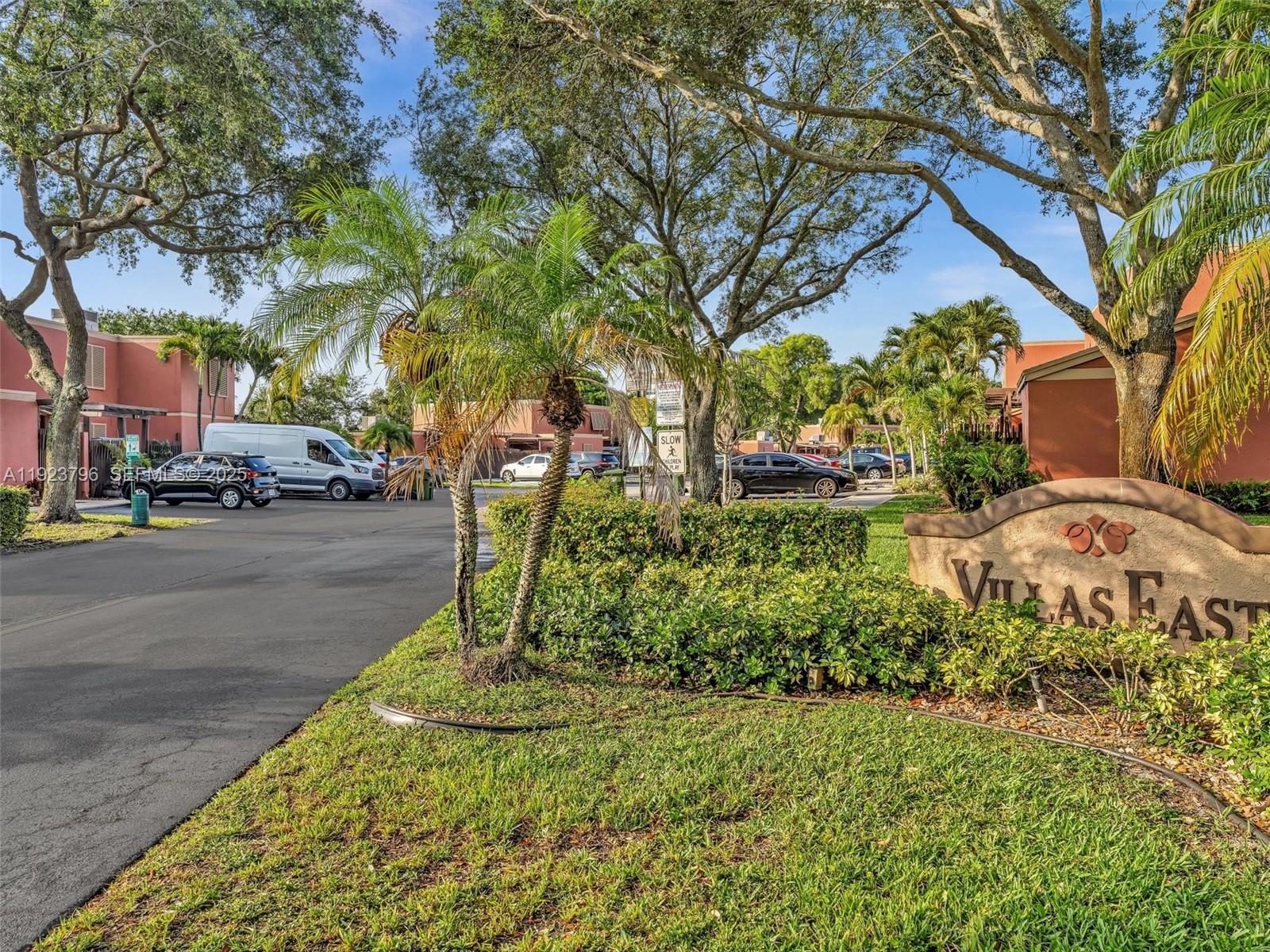 1489 Fairway Rd Pembroke Pines, FL 33026