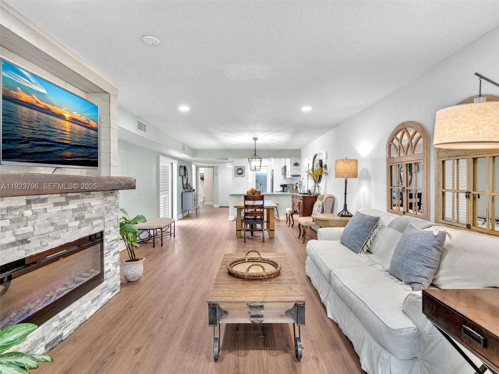 1489 Fairway Rd Pembroke Pines, FL 33026