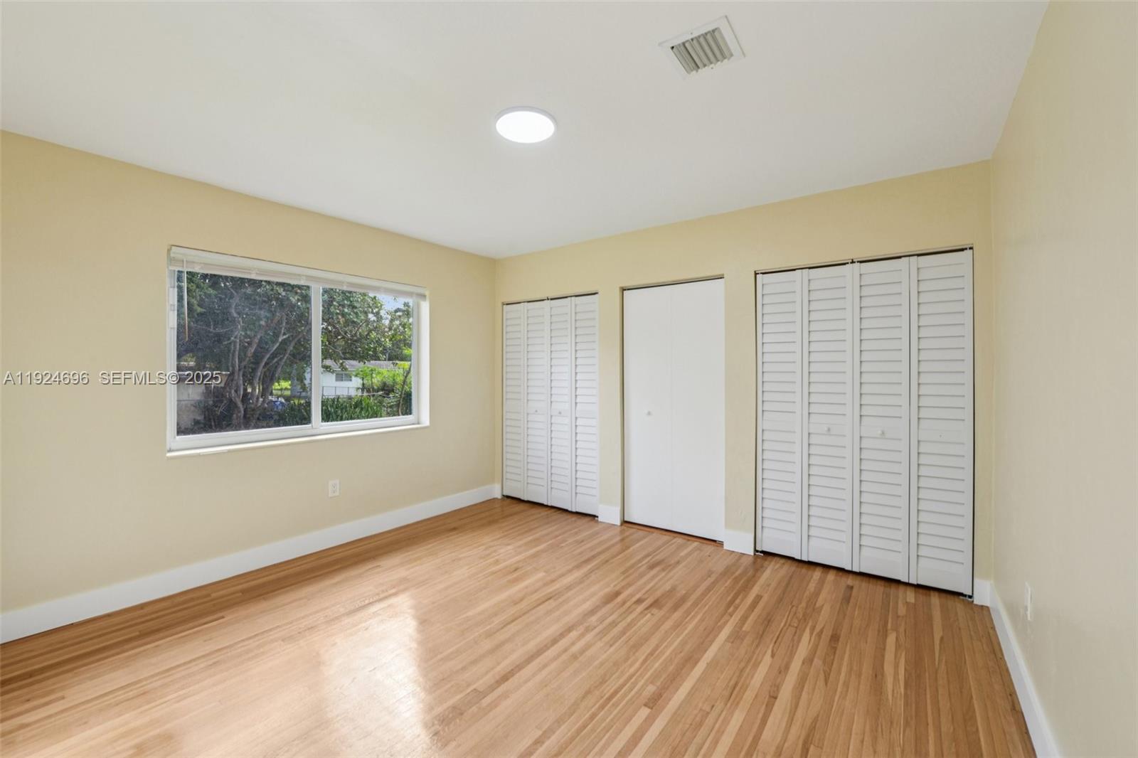 140 NE 161st St Miami, FL 33162