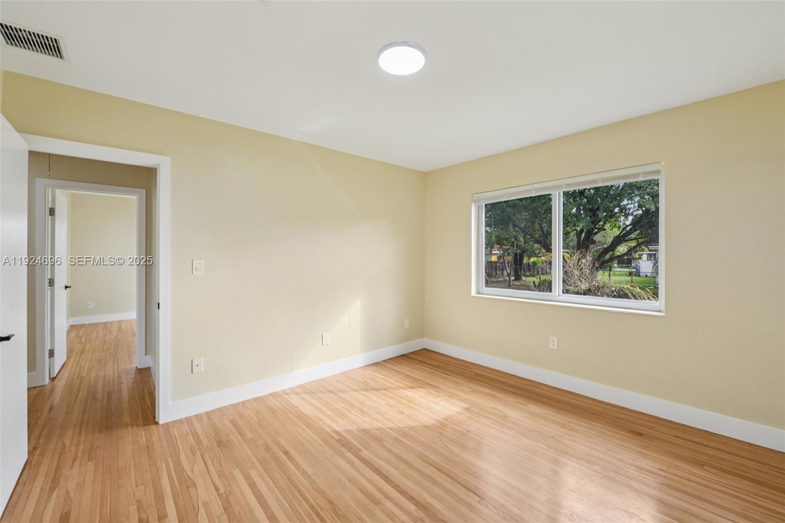 140 NE 161st St Miami, FL 33162