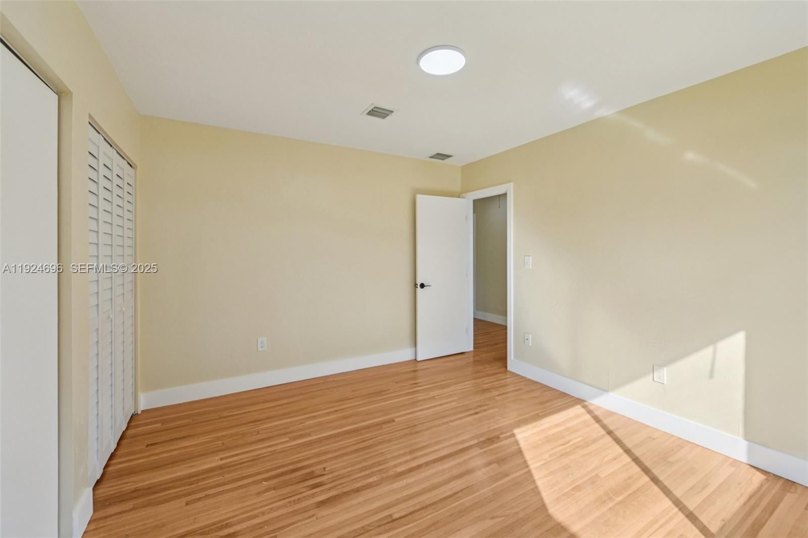 140 NE 161st St Miami, FL 33162