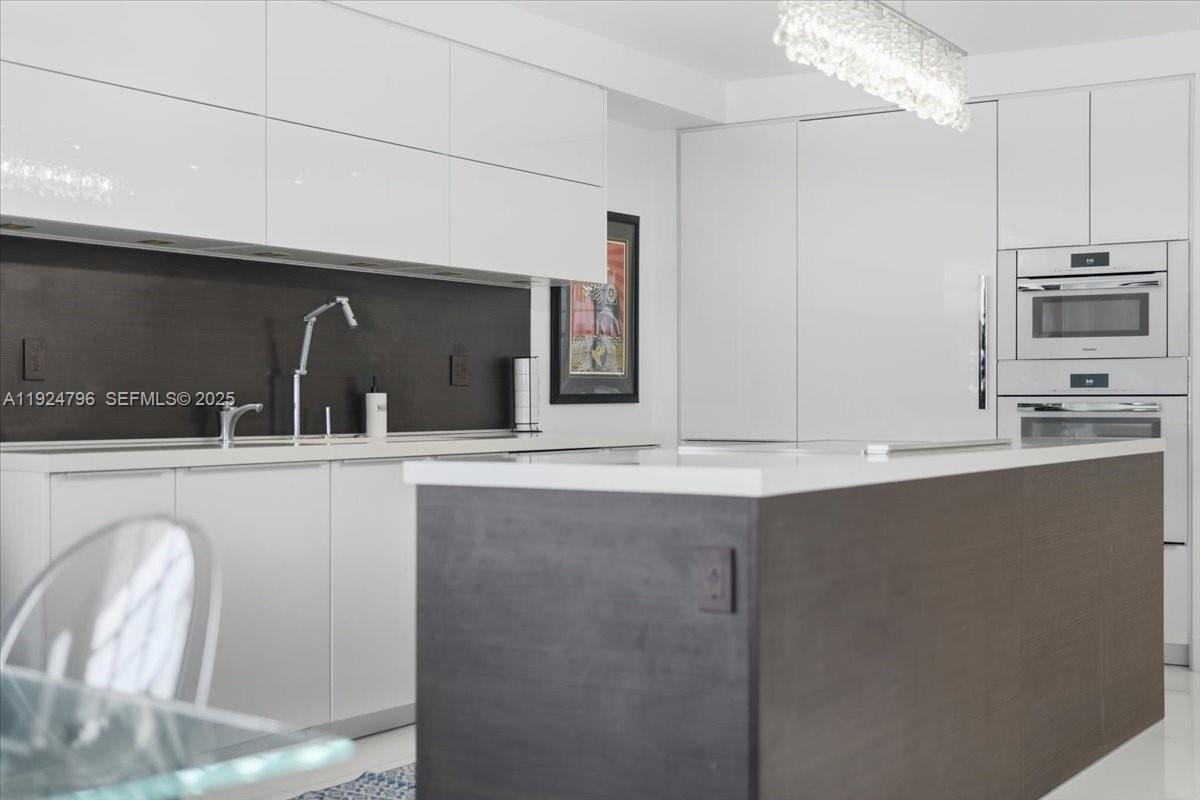 100 Lincoln Rd #747 Miami Beach, FL 33139