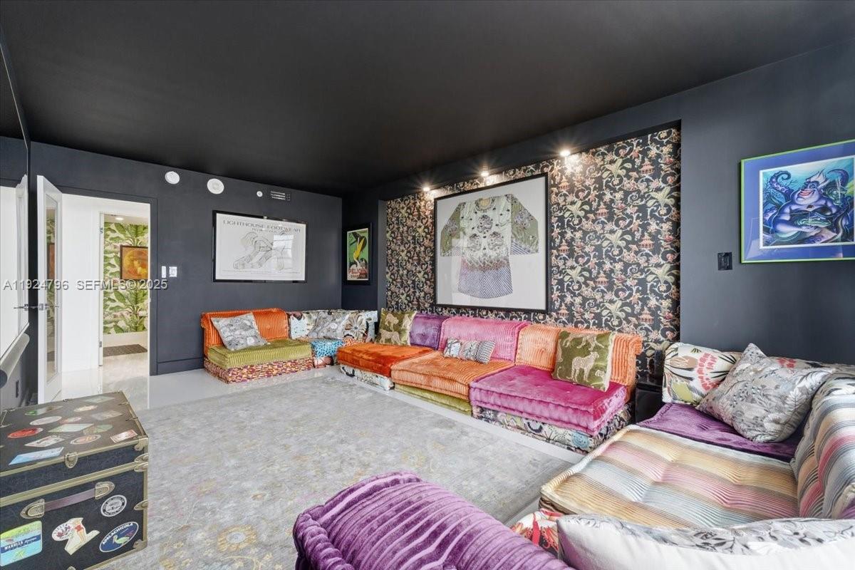 100 Lincoln Rd #747 Miami Beach, FL 33139