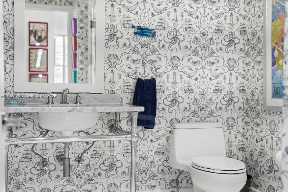 100 Lincoln Rd #747 Miami Beach, FL 33139