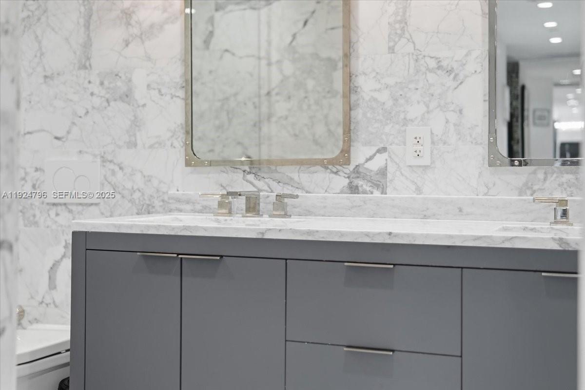 100 Lincoln Rd #747 Miami Beach, FL 33139