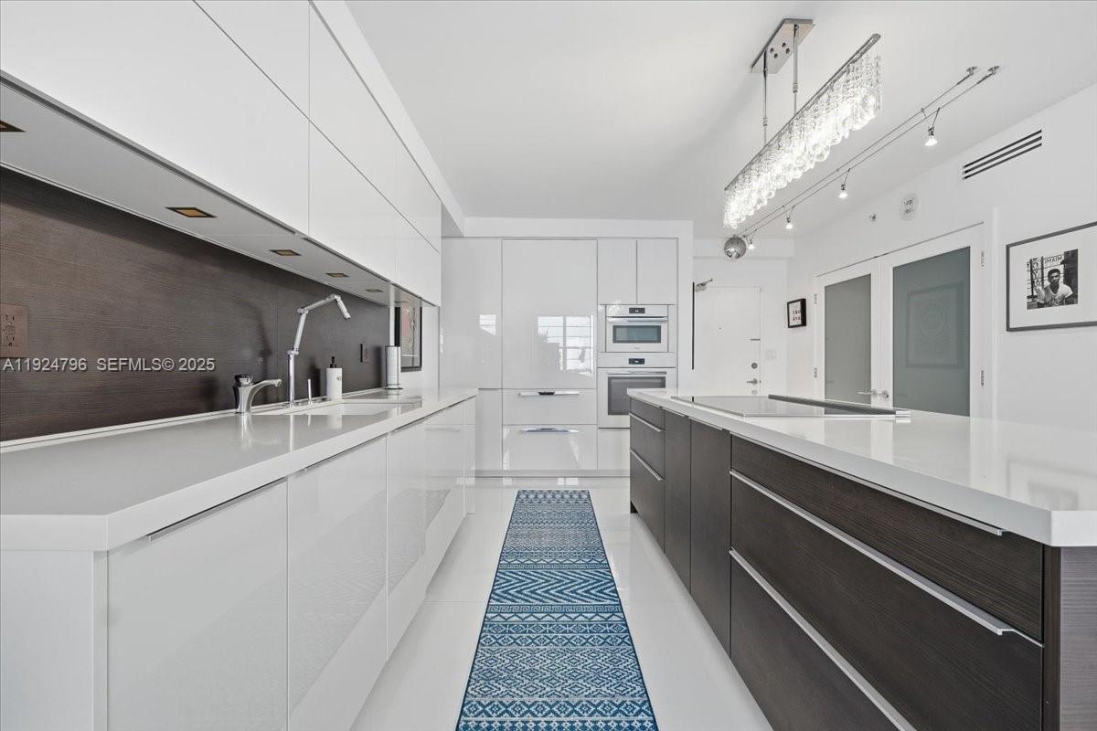 100 Lincoln Rd #747 Miami Beach, FL 33139