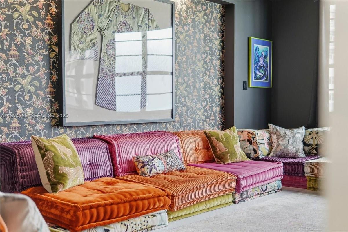 100 Lincoln Rd #747 Miami Beach, FL 33139