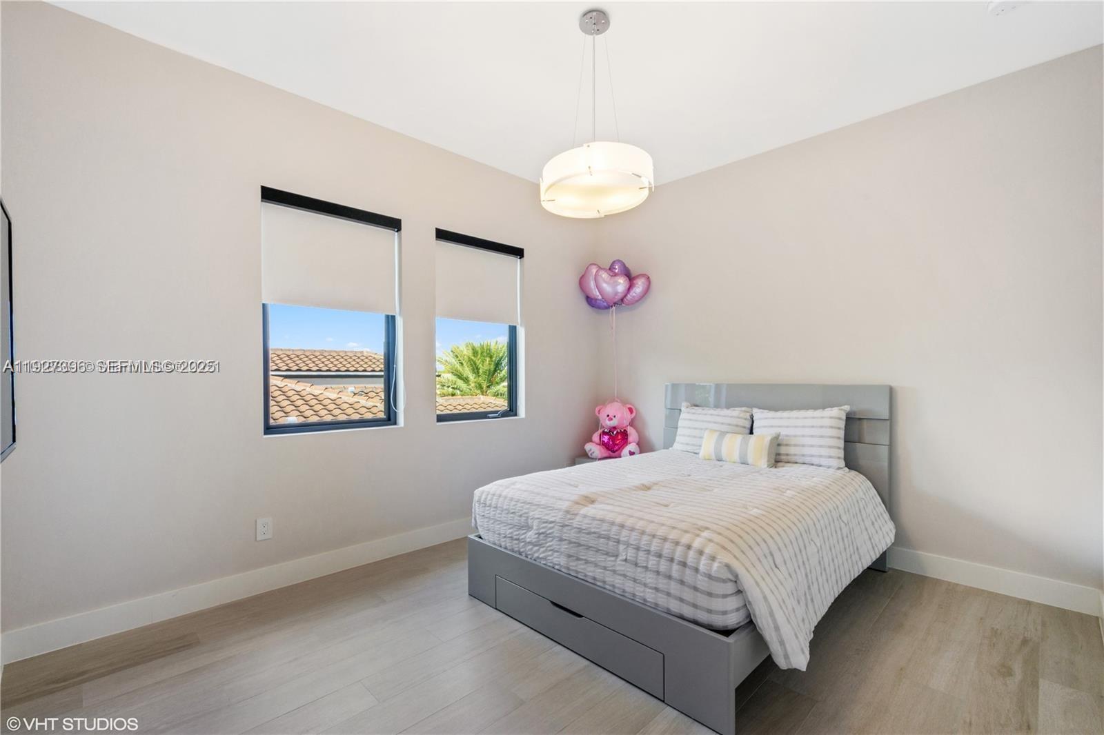 5883 W Brookfield Cir W Hollywood, FL 33312