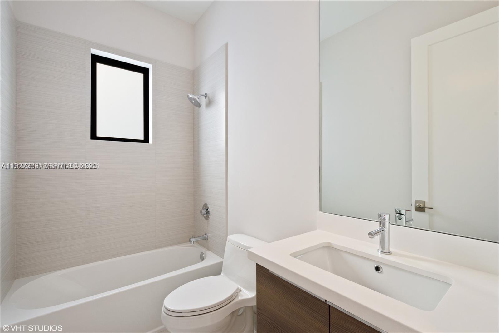 5883 W Brookfield Cir W Hollywood, FL 33312