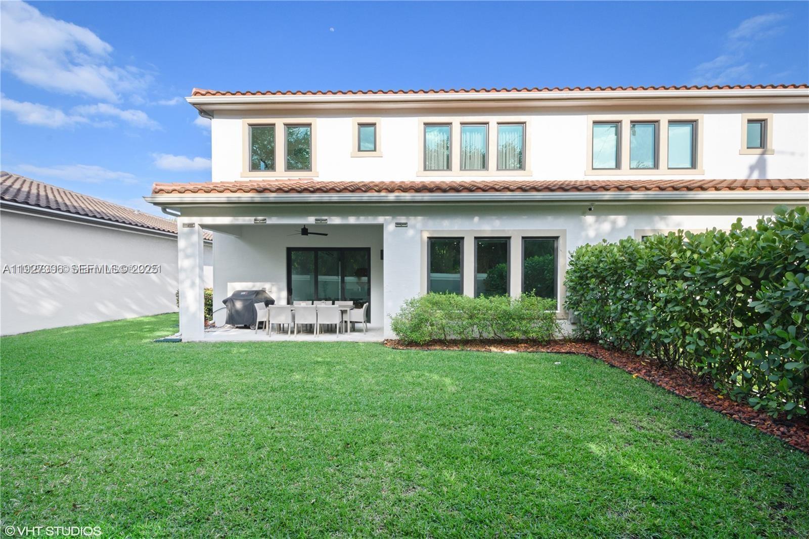 5883 W Brookfield Cir W Hollywood, FL 33312