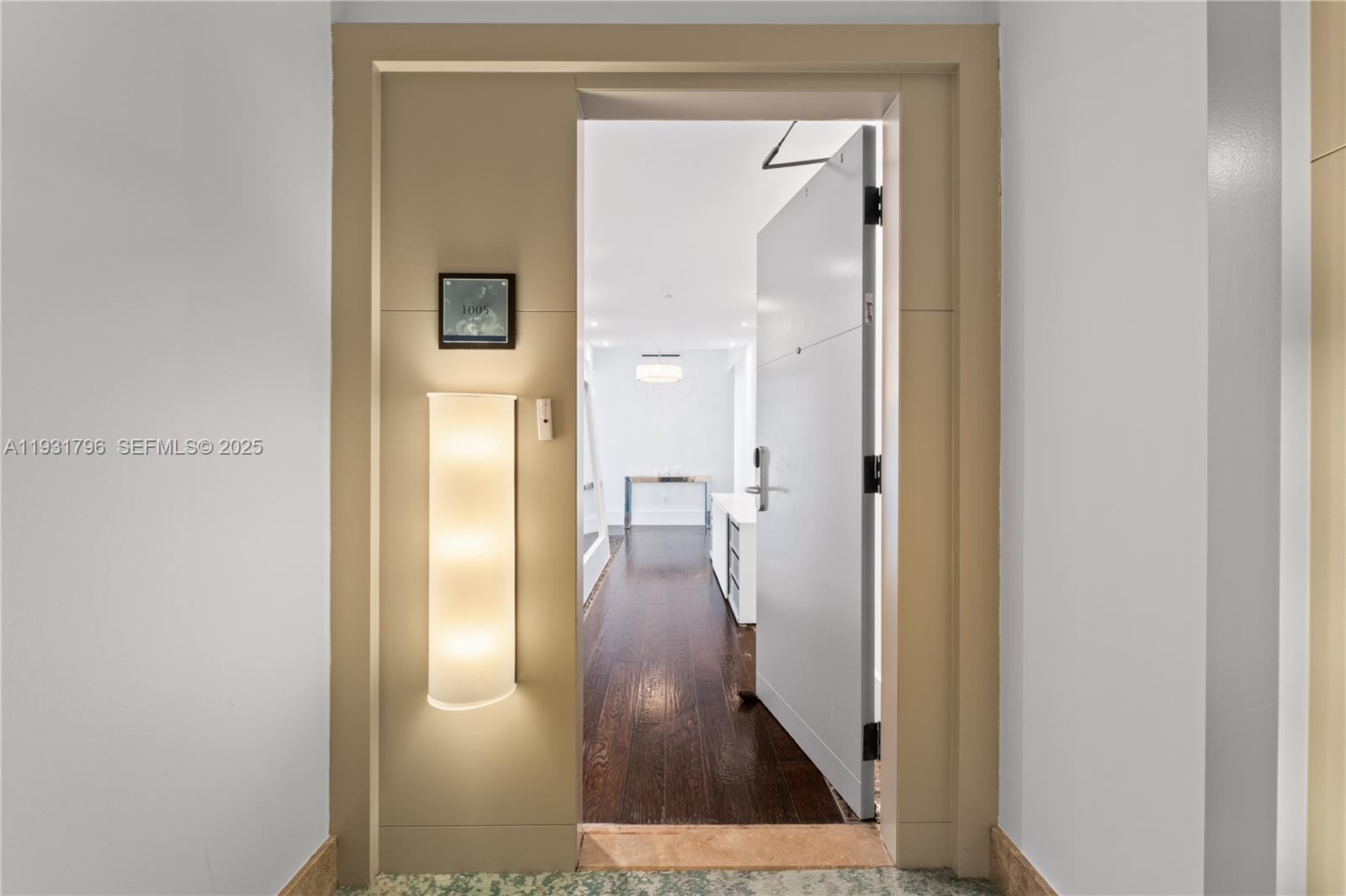 6799 Collins Ave #1005