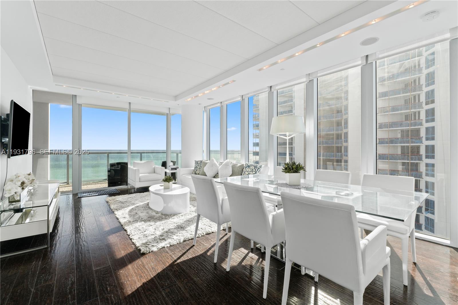 image The Carillon South Tower10