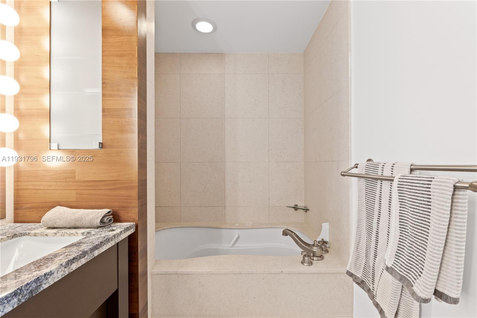 image The Carillon South Tower23