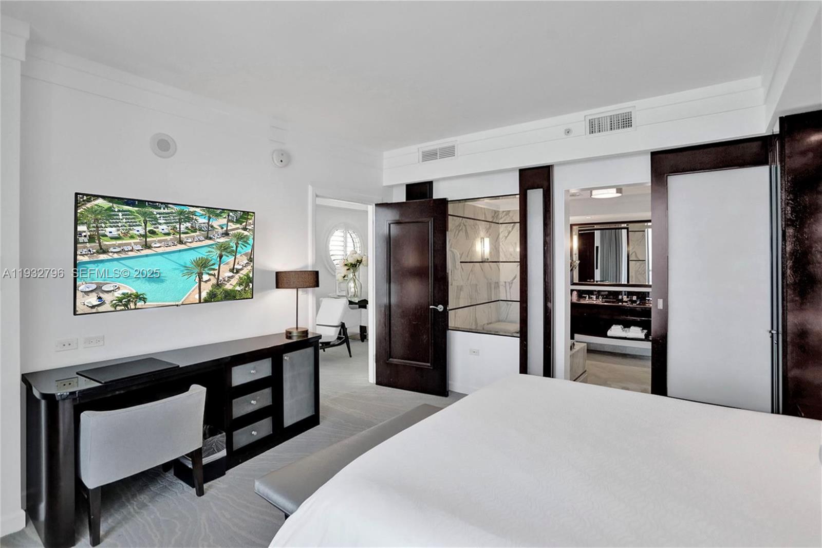 image Fontainebleau Iii Sorren9