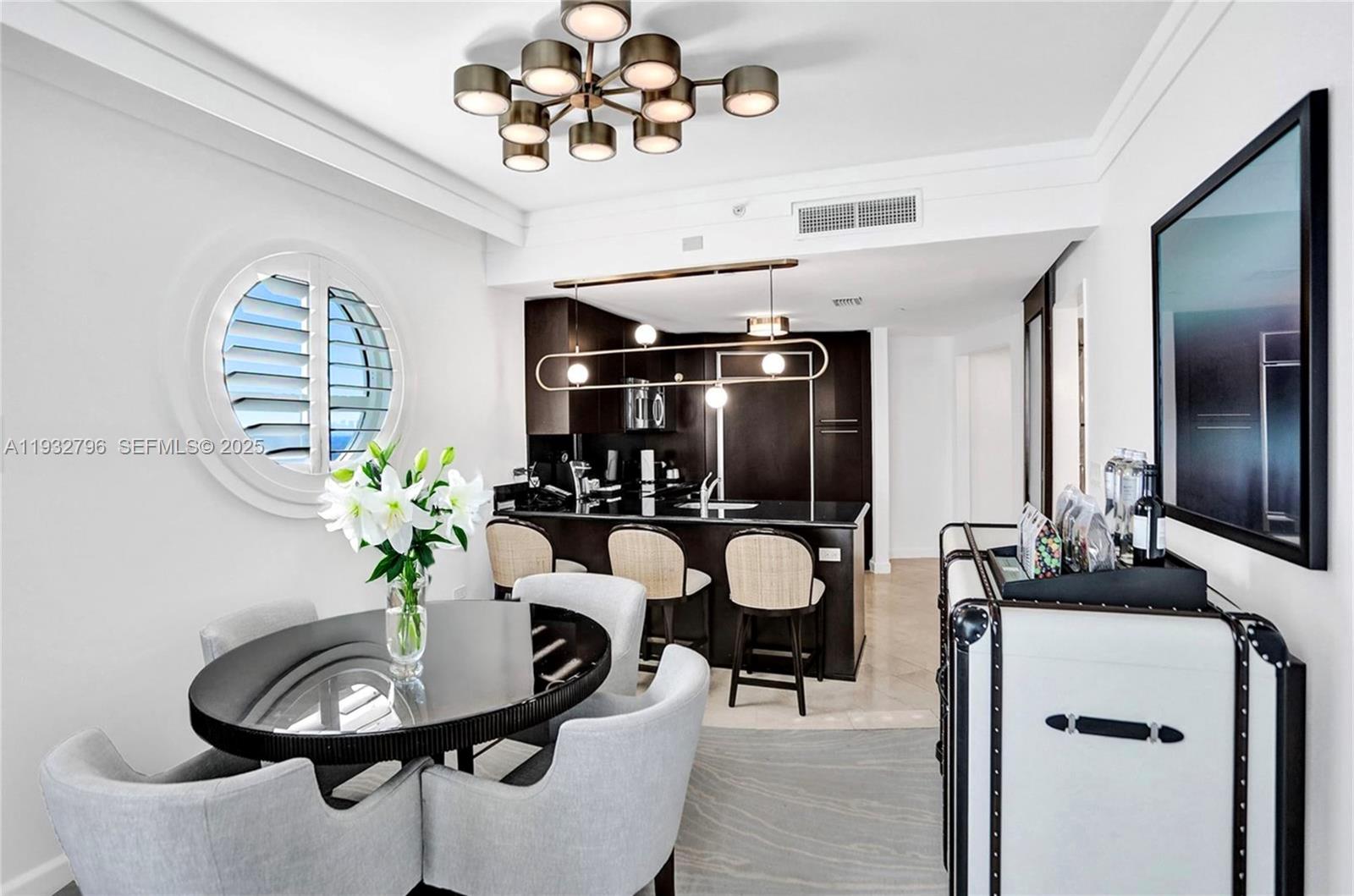 image Fontainebleau Iii Sorren7