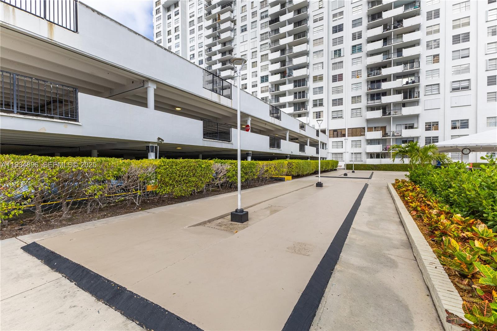 2750 NE 183rd St #2710 Aventura, FL 33160