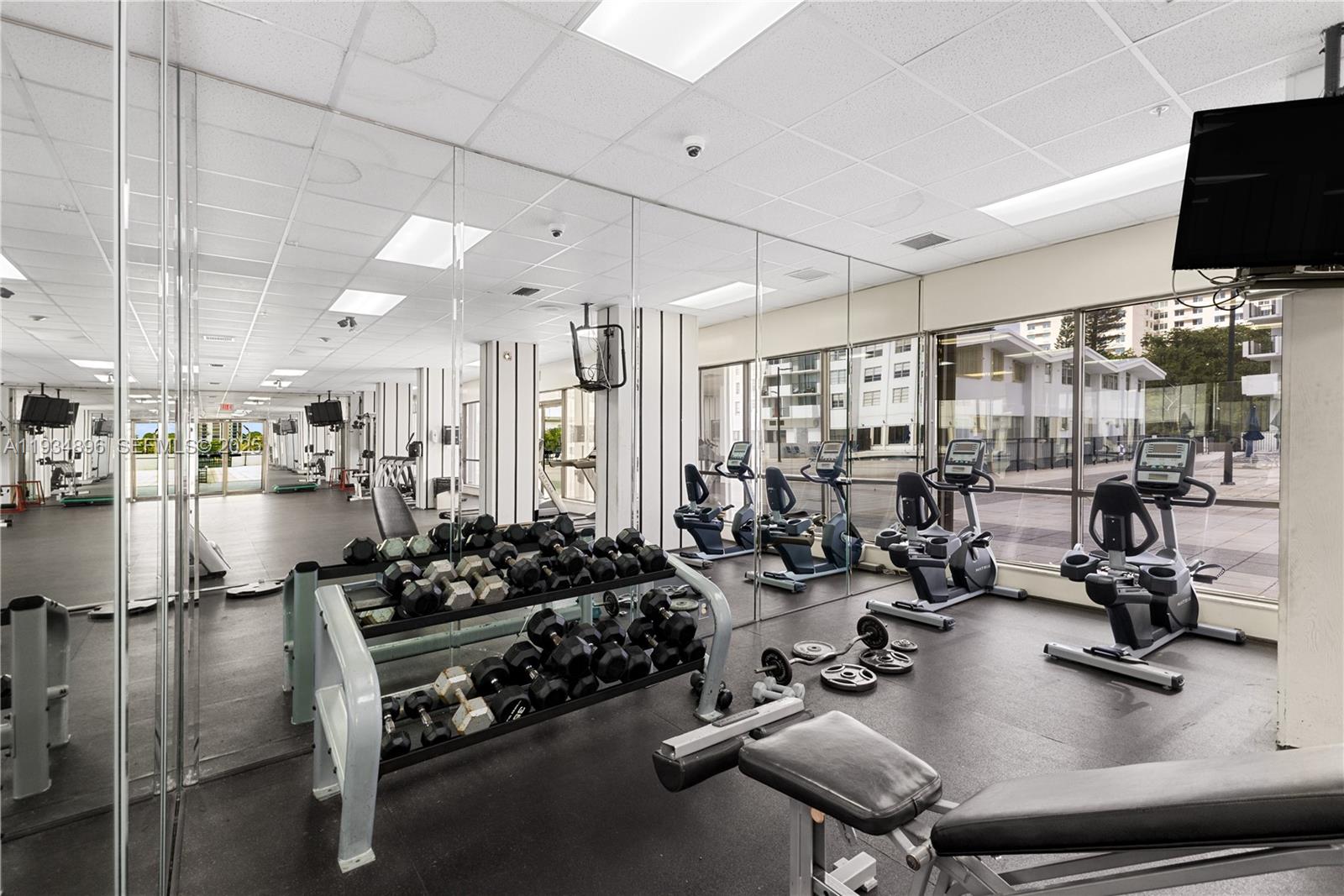 2750 NE 183rd St #2710 Aventura, FL 33160